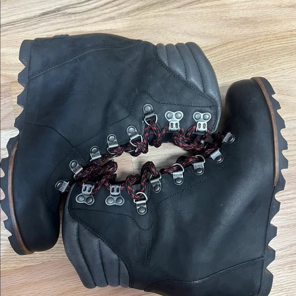 Sorel Conquest Boots - Picture 5 of 12
